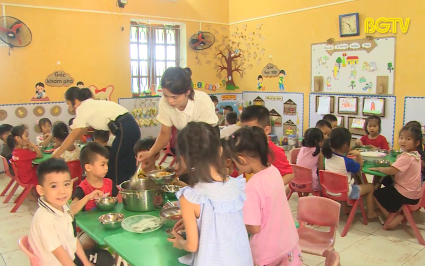 Đảm bảo an to&agrave;n vệ sinh thực phẩm tại bếp ăn b&aacute;n tr&uacute;
