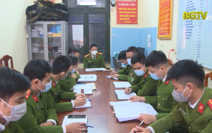 Đảm bảo ANTT cho nh&acirc;n d&acirc;n vui xu&acirc;n, đ&oacute;n Tết