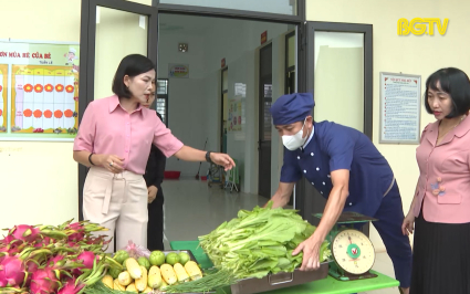 Đảm bảo chất lượng bữa ăn b&aacute;n tr&uacute; cho học sinh 