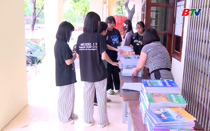 Đảm bảo cung ứng đủ s&aacute;ch gi&aacute;o khoa cho năm học mới 