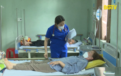 Đảm bảo điều kiện kh&aacute;m chữa bệnh m&ugrave;a nắng n&oacute;ng