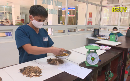 Đảm bảo điều trị cho bệnh nh&acirc;n bằng thuốc Y học cổ truyền