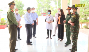 Đảm bảo kh&ocirc;ng để l&acirc;y nhiễm ch&eacute;o trong khu c&aacute;ch ly tập trung