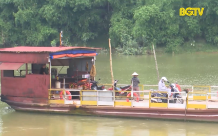 Hiệp H&ograve;a: Đảm bảo an to&agrave;n bến kh&aacute;ch ngang s&ocirc;ng m&ugrave;a mưa b&atilde;o 