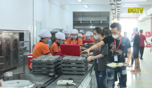 Đảm bảo vệ sinh an to&agrave;n thực phẩm cho người lao động