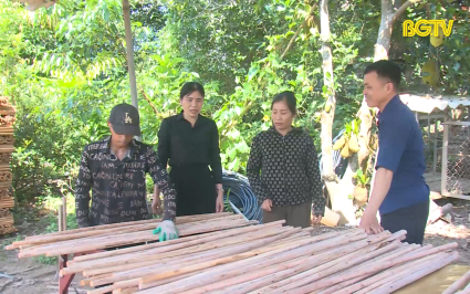 D&acirc;n tộc v&agrave; ph&aacute;t triển: Gương s&aacute;ng ở v&ugrave;ng đồng b&agrave;o d&acirc;n tộc thiểu số