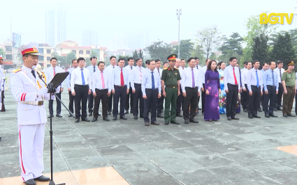 D&acirc;ng hương tưởng niệm c&aacute;c Anh h&ugrave;ng Liệt sĩ  