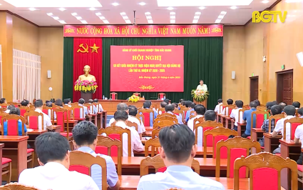 L&agrave;m tốt c&ocirc;ng t&aacute;c ph&aacute;t triển Đảng trong Đảng bộ Khối Doanh nghiệp tỉnh