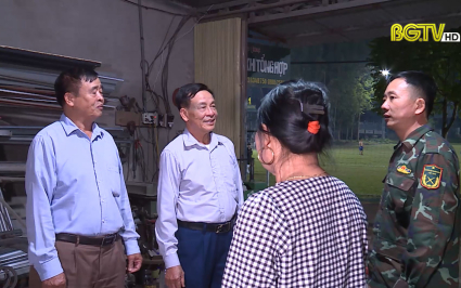 Đảng vi&ecirc;n &ldquo;đi trước&rdquo; trong x&acirc;y dựng n&ocirc;ng th&ocirc;n mới 