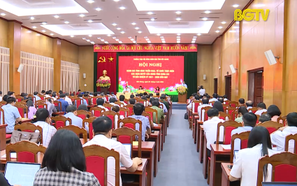Tiếp tục xem x&eacute;t, quyết nghị những nội dung quan trọng, th&uacute;c đẩy ph&aacute;t triển KT-XH, AN-QP của địa phương