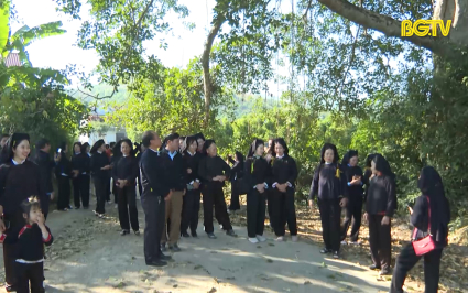 Dặt d&igrave;u kh&uacute;c h&aacute;t Shoong hao