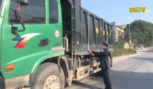 Đẩy mạnh c&ocirc;ng t&aacute;c kiểm tra, kiểm so&aacute;t xe qu&aacute; khổ, qu&aacute; tải