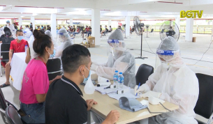Đẩy mạnh ti&ecirc;m vắc xin cho c&ocirc;ng nh&acirc;n