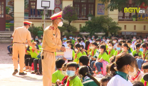 Đẩy mạnh tuy&ecirc;n truyền ph&aacute;p luật về trật tự ATGT cho học sinh