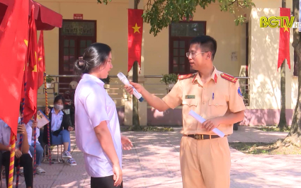Đẩy mạnh tuy&ecirc;n truyền ph&aacute;p luật về TTGT đầu năm học mới
