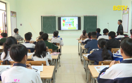 Đẩy mạnh tuy&ecirc;n truyền quy định về ATGT cho học sinh