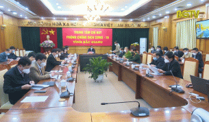 Đẩy nhanh tiến độ cấp m&atilde; QR, vận động người cao tuổi, bệnh nền ti&ecirc;m ph&ograve;ng