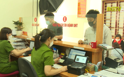 Đẩy nhanh việc thực hiện cấp t&agrave;i khoản định danh điện tử cho c&ocirc;ng d&acirc;n