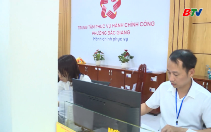 ĐBND với cử tri: Giải quyết thủ tục h&agrave;nh ch&iacute;nh ở x&atilde; mới