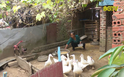 ĐBND với cử tri: R&agrave; so&aacute;t hộ ngh&egrave;o để thực hiện ch&iacute;nh s&aacute;ch