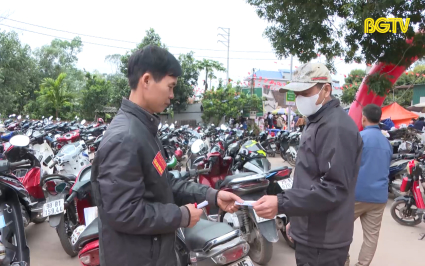 ĐBND với cử tri: &Yacute; kiến cử tri về gi&aacute;, ph&iacute; tr&ocirc;ng giữ xe