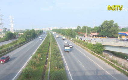ĐBND với cử tri: &Yacute; kiến cử tri về mở rộng đường gom khu c&ocirc;ng nghiệp