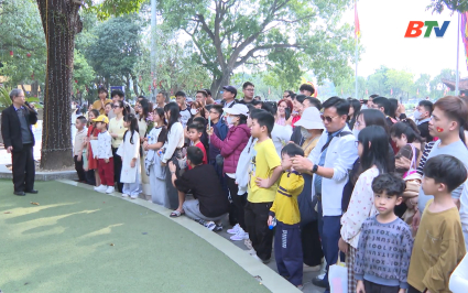 Đề xuất x&acirc;y dựng hồ sơ tr&igrave;nh Unesco vinh danh L&yacute; C&ocirc;ng Uẩn 