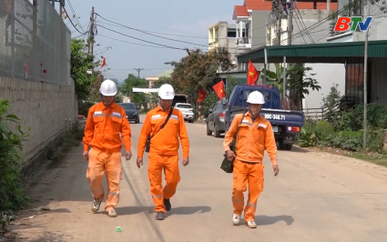 Điện lực Sơn Động đẩy mạnh c&aacute;c giải ph&aacute;p tiết kiện điện trong m&ugrave;a nắng n&oacute;ng