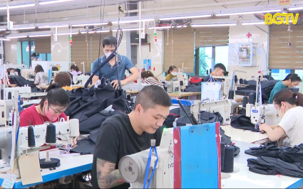 DN hội nhập v&agrave; ph&aacute;t triển: Chăm lo Tết cho người lao động