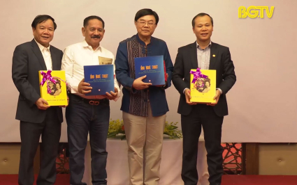 Đo&agrave;n c&aacute;n bộ b&aacute;o ch&iacute; Th&aacute;i Lan thăm v&agrave; l&agrave;m việc tại Bắc Giang