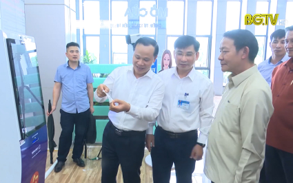 Đo&agrave;n c&ocirc;ng t&aacute;c tỉnh Xay Sổm Bun thăm một số đơn vị, doanh nghiệp