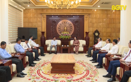 Đo&agrave;n Đại biểu Mặt trận Đo&agrave;n kết Ph&aacute;t triển Tổ quốc Campuchia thăm v&agrave; l&agrave;m việc với tỉnh Bắc Giang 
