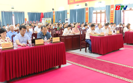 Đo&agrave;n ĐBQH tiếp x&uacute;c cử tri tại phường Tr&iacute; Quả