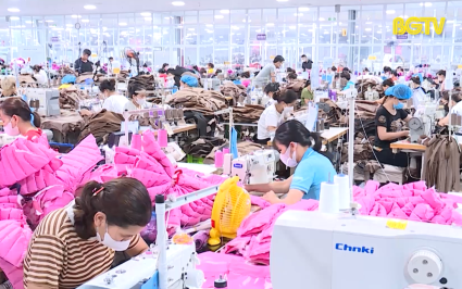 Doanh nghiệp may nắm bắt cơ hội mở rộng quy m&ocirc; sản xuất 