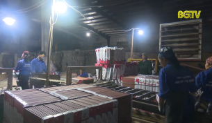 Doanh nghiệp sản xuất đ&ecirc;m giao thừa