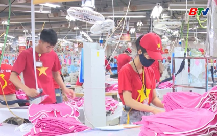 Doanh nghiệp tăng tốc sản xuất 