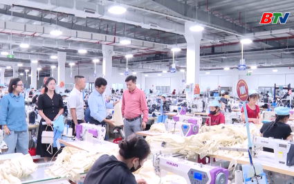 Doanh nh&acirc;n trẻ - Ti&ecirc;n phong đổi mới s&aacute;ng tạo