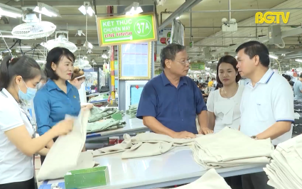 Doanh nh&acirc;n Việt Nam - Lực lượng ti&ecirc;n phong ph&aacute;t triển kinh tế