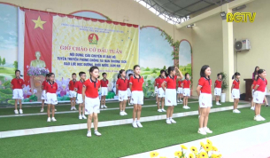Đổi mới ch&agrave;o cờ đầu tuần