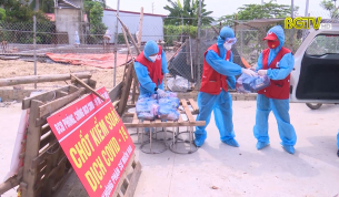 "Đội vận chuyển đỏ" - Lan toả y&ecirc;u thương từ t&acirc;m dịch