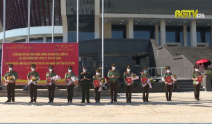 Đ&oacute;n nhận bằng khen, quyết định n&acirc;ng lương, thăng cấp bậc h&agrave;m tại bệnh viện d&atilde; chiến