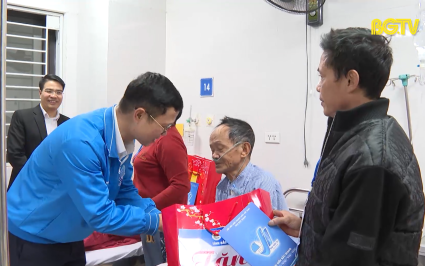 Đ&oacute;n Tết c&ugrave;ng bệnh nh&acirc;n