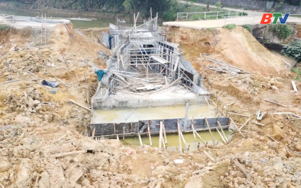 Đ&oacute;n xu&acirc;n tr&ecirc;n những c&ocirc;ng tr&igrave;nh 
