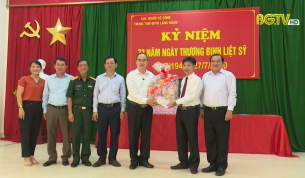 Đồng ch&iacute; Nguyễn Thiện Nh&acirc;n thăm tặng qu&agrave; TT Điều dưỡng thương binh Lạng Giang