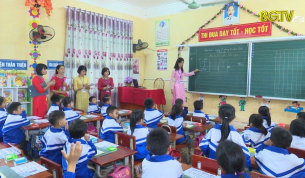 Đồng h&agrave;nh c&ugrave;ng gi&aacute;o vi&ecirc;n lớp 1 triển khai chương tr&igrave;nh gi&aacute;o dục phổ th&ocirc;ng mới
