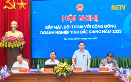 Đồng h&agrave;nh vượt qua kh&oacute; khăn th&aacute;ch thức 