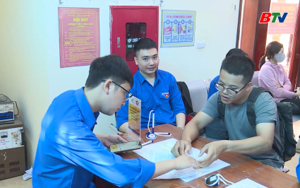 Đưa Nghị quyết 57 v&agrave;o cuộc sống: B&igrave;nh d&acirc;n học vụ số - Bước chuyển m&igrave;nh trong thực hiện thủ tục h&agrave;nh ch&iacute;nh