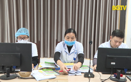 D&ugrave;ng thẻ bảo hiểm y tế giấy đến hết ng&agrave;y 31/5/2025 