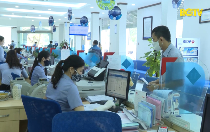 Đường d&acirc;y n&oacute;ng tiếp nhận kiến nghị về kh&oacute; khăn tiếp cận vốn ng&acirc;n h&agrave;ng