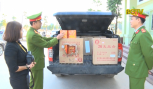 Bắt giữ hai đối tượng vận chuyển hơn 250 kg ph&aacute;o nổ